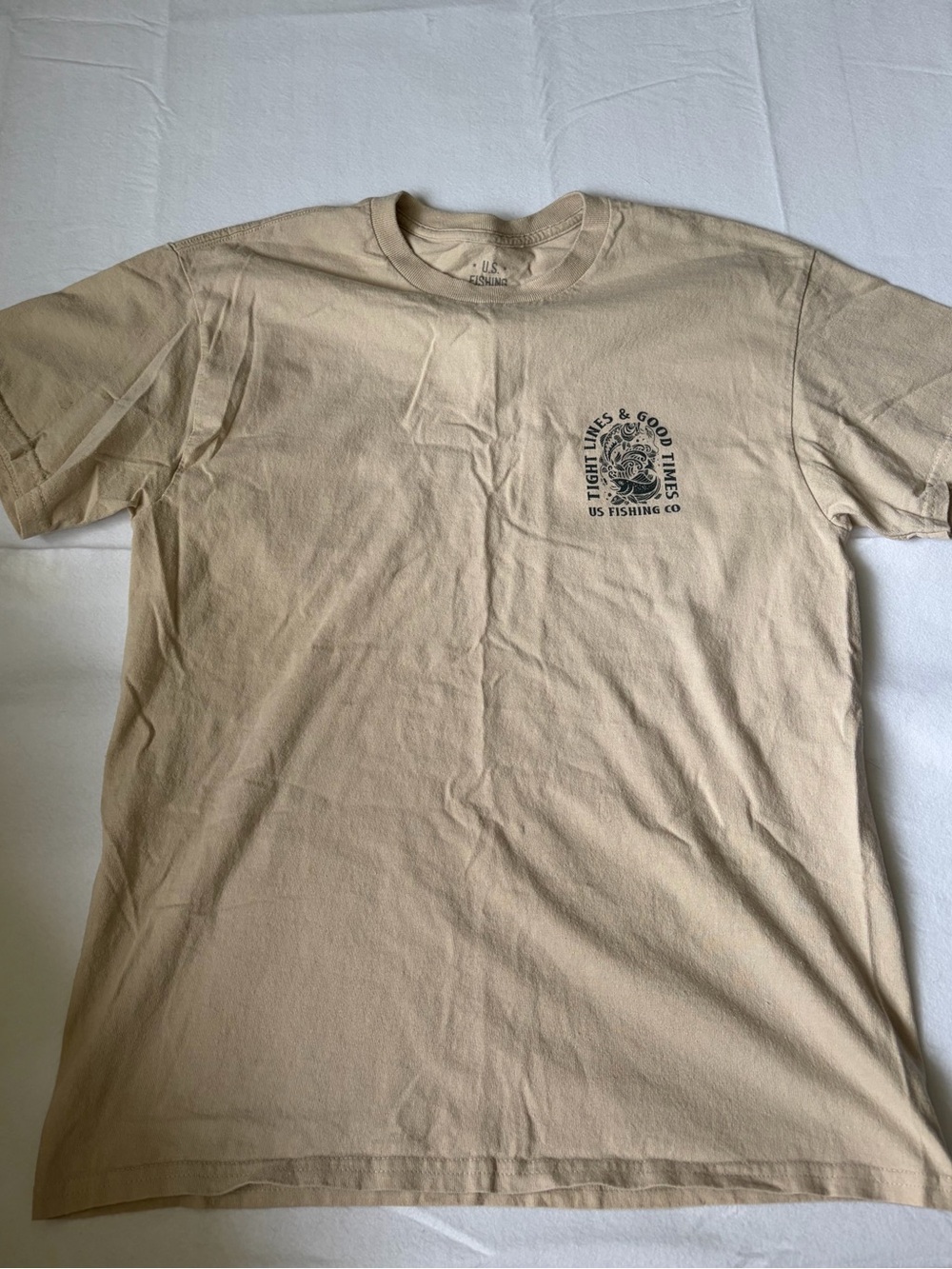 US Fishing Co. Tight Lines & Good Times Men’s Tan Short Sleeve Graphic T-Shirt M